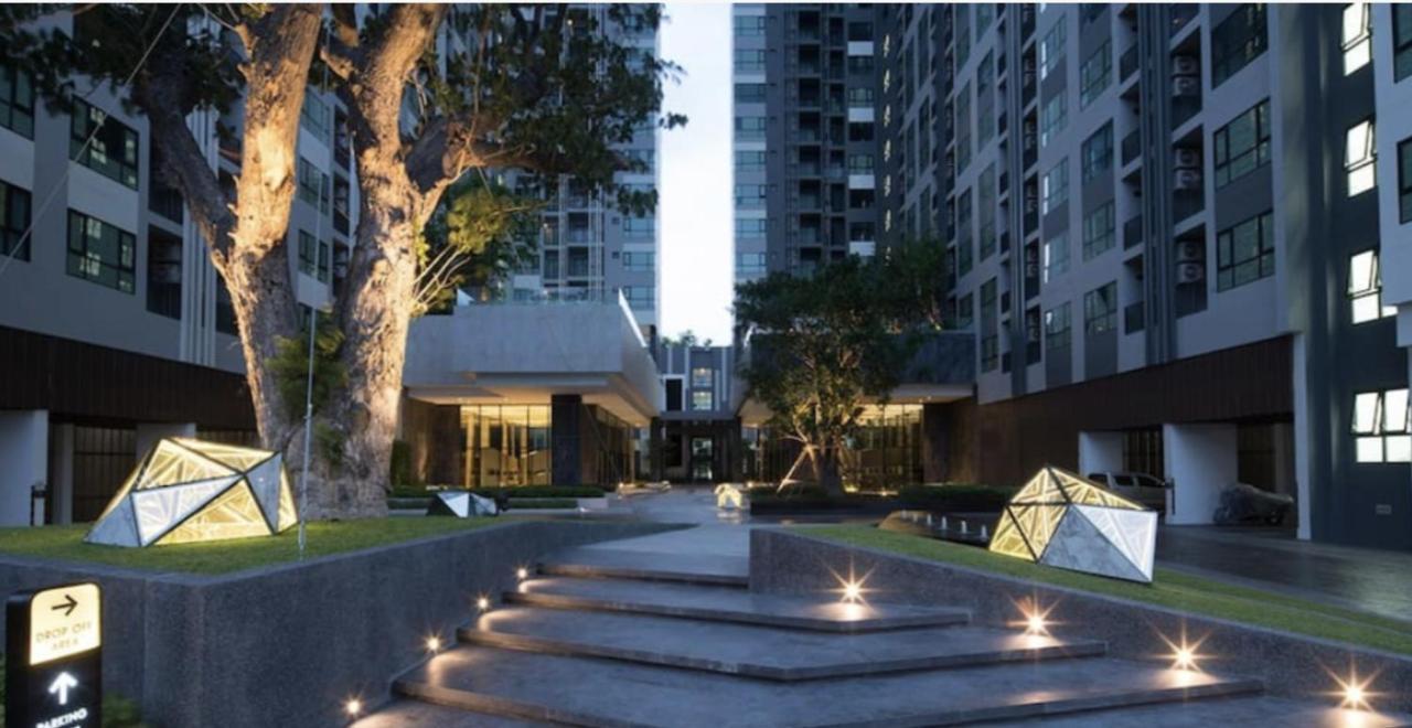 The Base Central Pattaya By Wwc Exterior photo