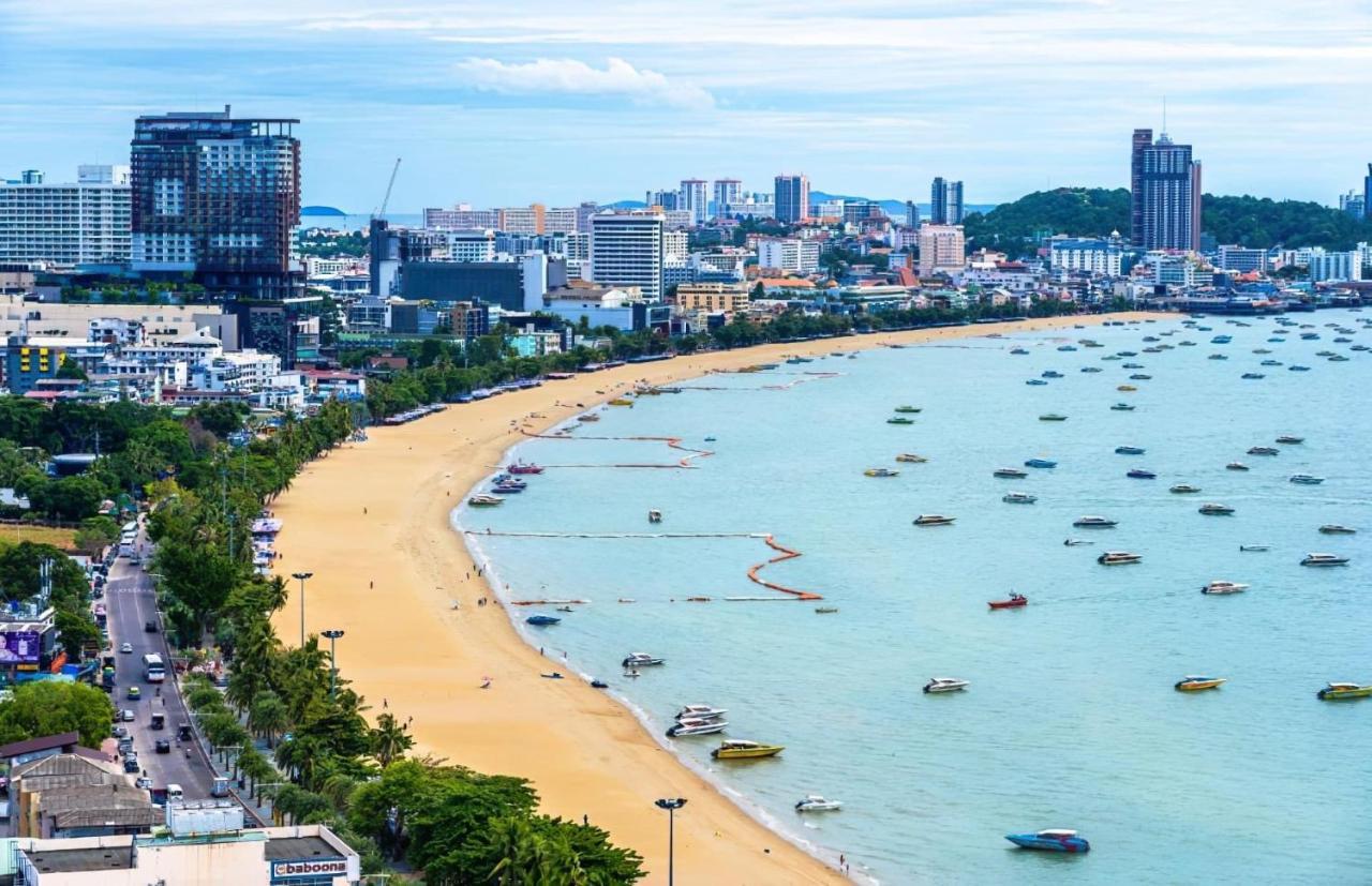 The Base Central Pattaya By Wwc Exterior photo