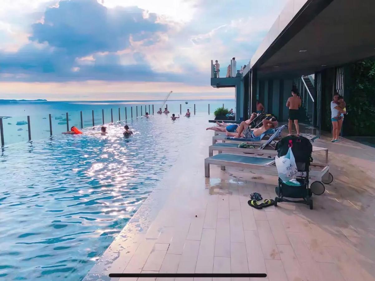 The Base Central Pattaya By Wwc Exterior photo
